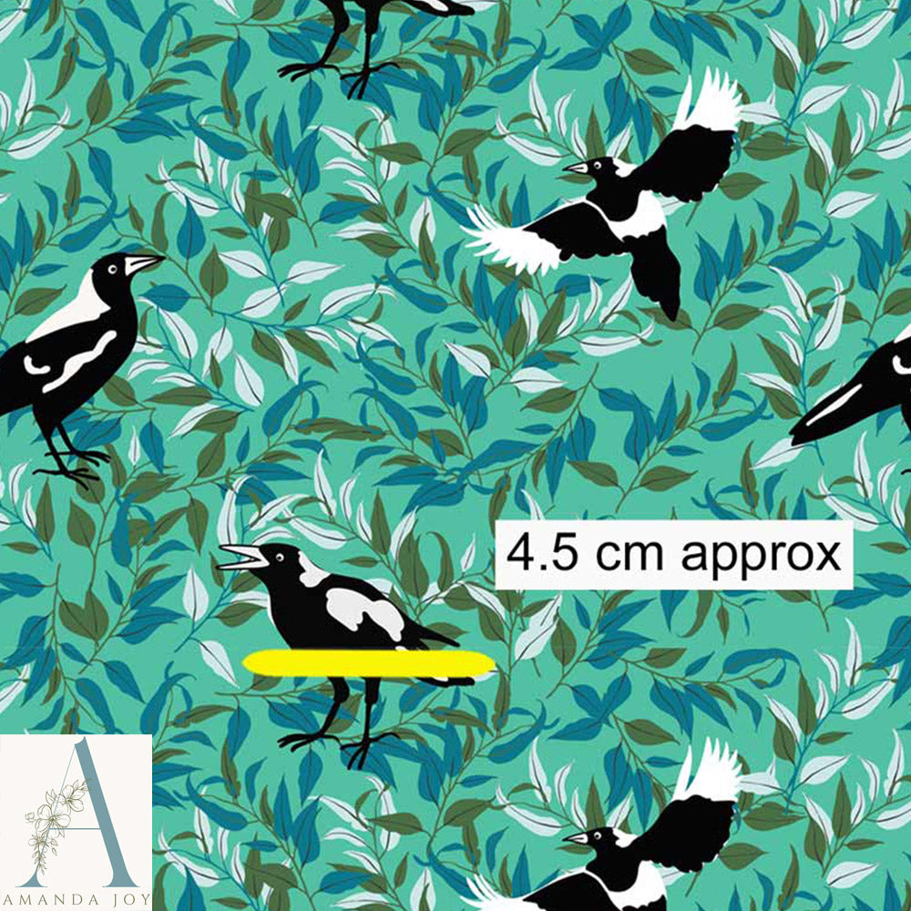 Magpies in the Bush Green